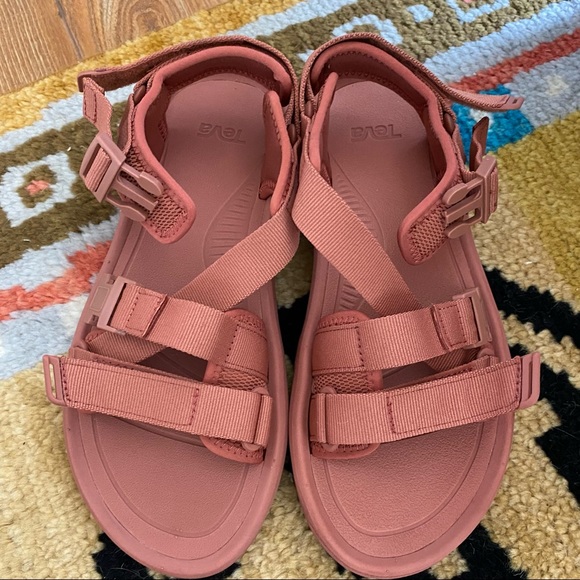 NWOB Teva Hurricane Verge sandals - Picture 2 of 7